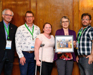 La Beaver Creek Co-op reçoit un prix pour service à l’international d’Abri international